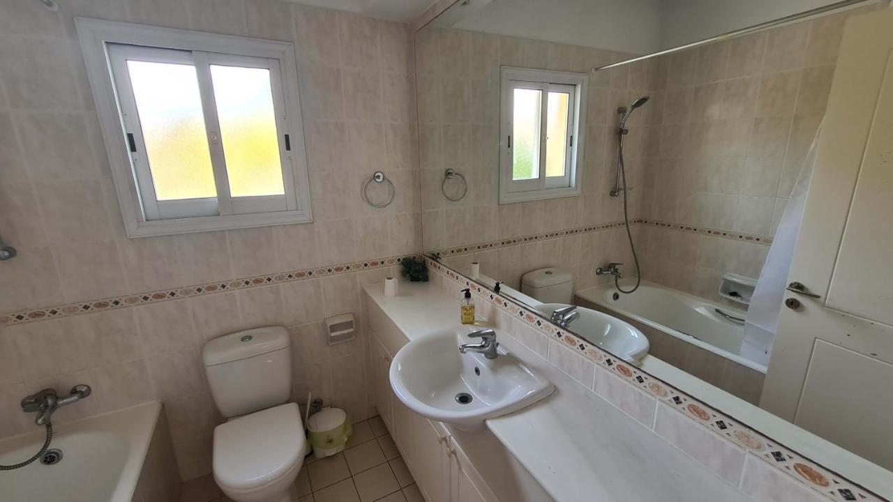 Sunny Limnaria Gardens 2 Bedroom Apartment Πάφος Εξωτερικό φωτογραφία