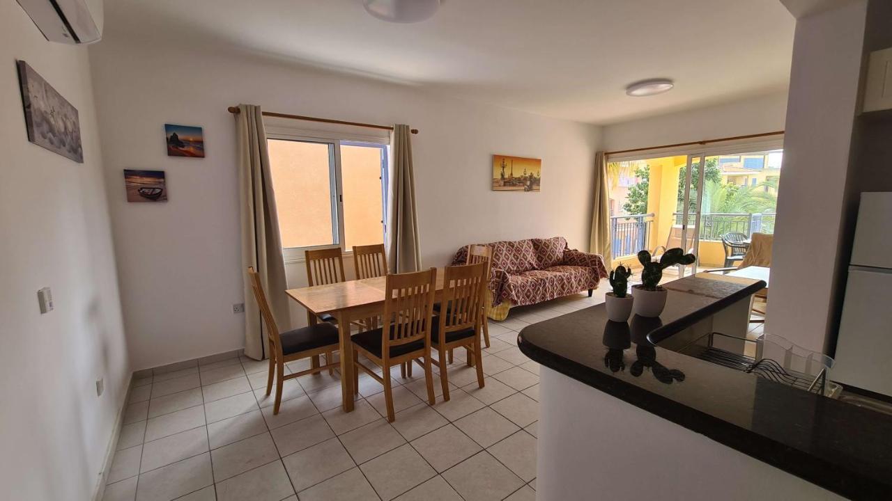 Sunny Limnaria Gardens 2 Bedroom Apartment Πάφος Εξωτερικό φωτογραφία