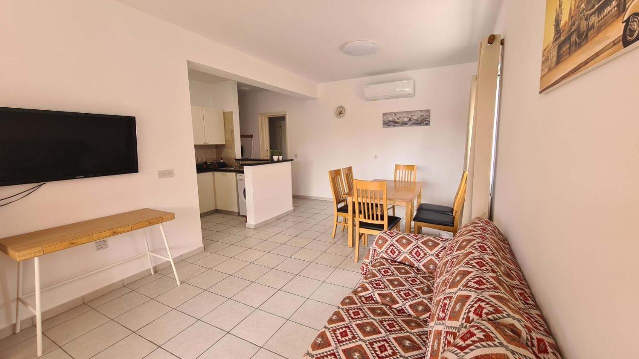 Sunny Limnaria Gardens 2 Bedroom Apartment Πάφος Εξωτερικό φωτογραφία